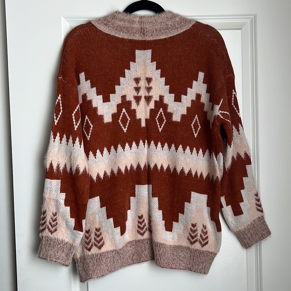 Aztec Sweater - Picture 5 of 5